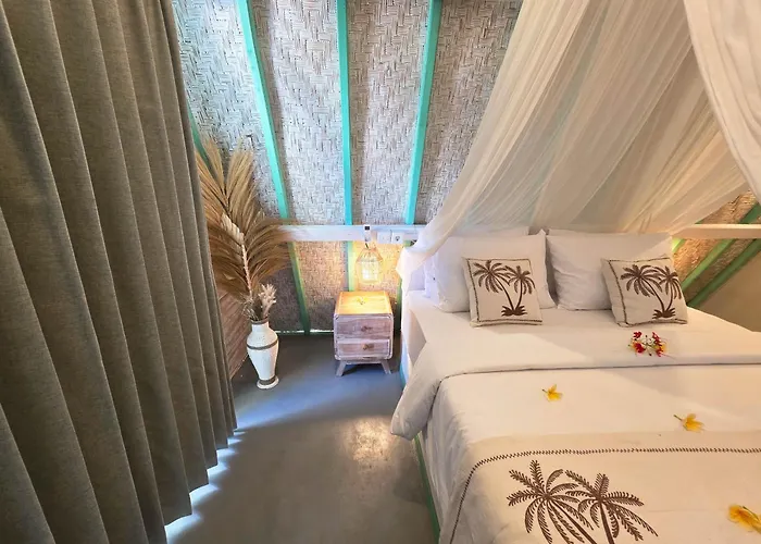 Secret Triangle Hotel