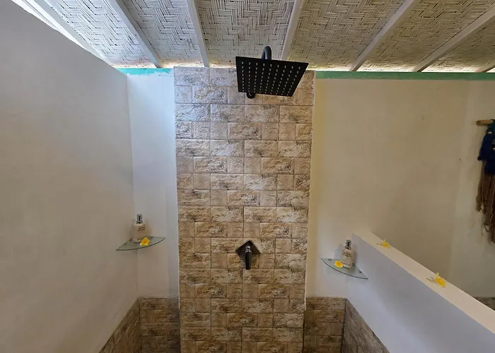 Secret Triangle Hotel