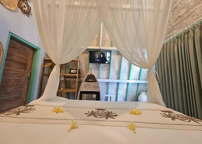 Secret Triangle Hotel *