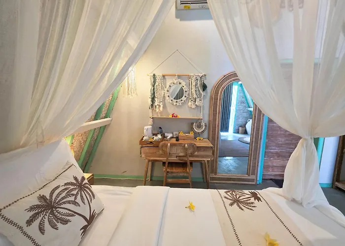 Secret Triangle Hotel